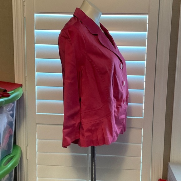 Elegant Fuchsia Blazer for Women - Picture 2 of 6